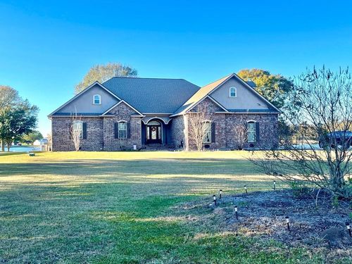 6 Lunker Ln, Poplarville, MS, 39470-5528 | Card Image
