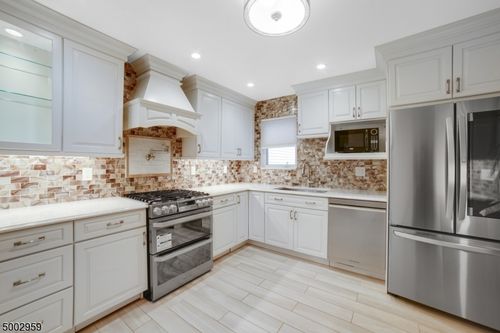7 Hancock Ct, Montville, NJ, 07045-9141 | Card Image