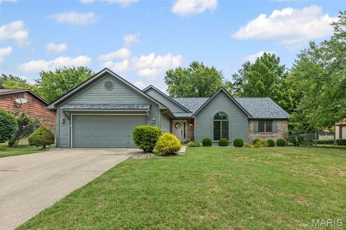 216 Brian Dr, Swansea, IL, 62226-8014 | Card Image