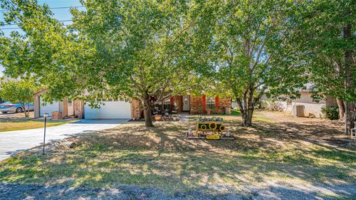 3903 Frisco Cir, Granbury, TX, 76048-6274 | Card Image