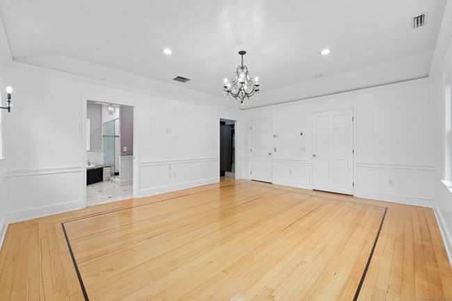 The light is fantastic in the entire home. | Image 23