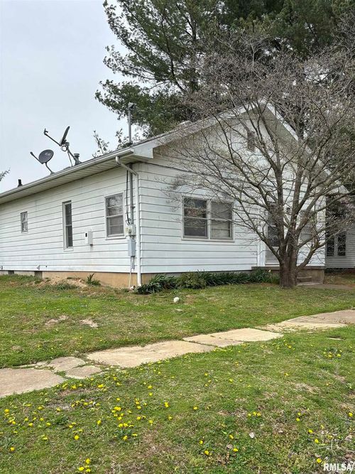 303 S Emma St, Christopher, IL, 62822-1303 | Card Image