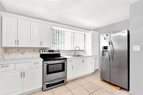 2-951 W 30th St, Hialeah, FL, 33012-5027 | Card Image