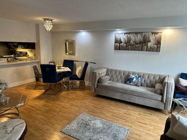 1406 - 300 Webb Dr, Condo with 3 bedrooms, 2 bathrooms and 1 parking in Mississauga ON | Image 7