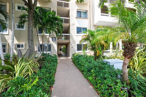 o-212-7845 Camino Real, Miami, FL, 33143-6809 | Card Image