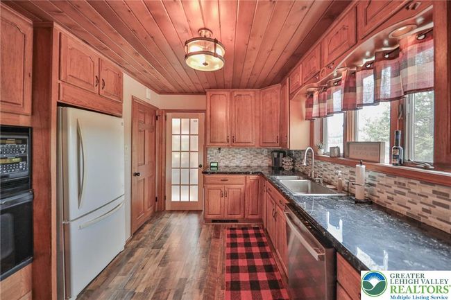 Kitchen | Image 7