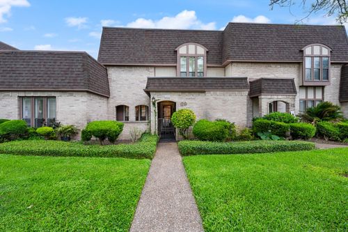 69 S Bachelor Button St, Lake Jackson, TX, 77566-5542 | Card Image