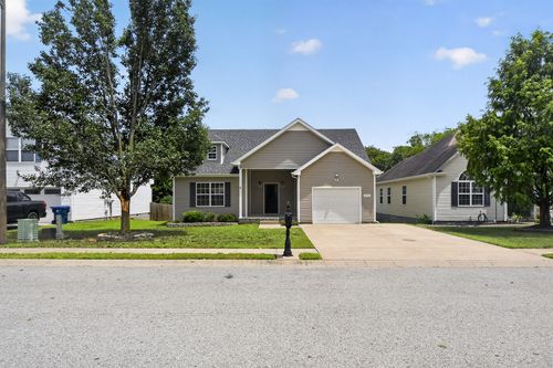 3721 Gray Fox Dr, Clarksville, TN, 37040-6237 | Card Image