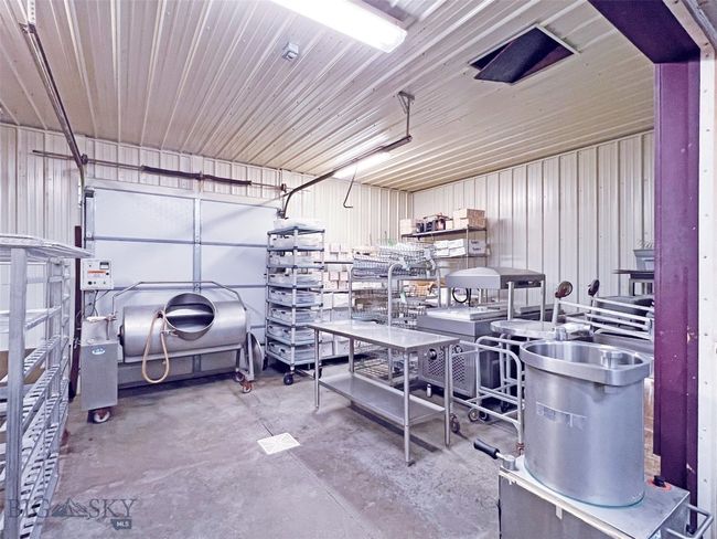 processing room | Image 13