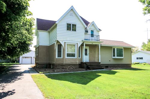 631 Mowbray St, Stewart, MN, 55385-8456 | Card Image