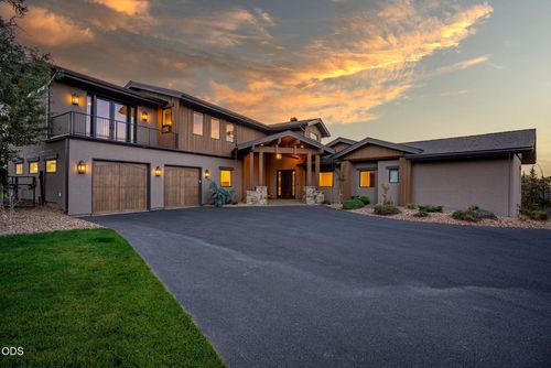 4655 Sw Loma Linda Dr, Redmond, OR, 97756-6932 | Card Image