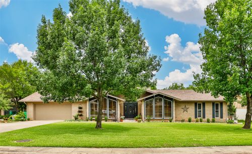 1904 Tulane Ave, Gainesville, TX, 76240-4624 | Card Image