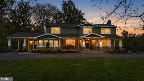 7017 Union Mill Rd, Clifton, VA, 20124-1122 | Card Image