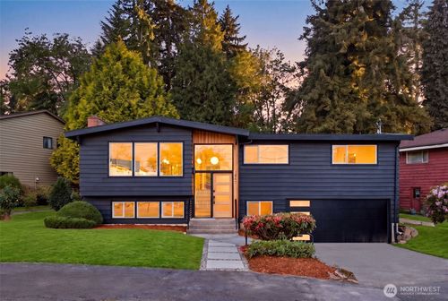 1547 Ne Brockman Pl, Seattle, WA, 98125-4141 | Card Image