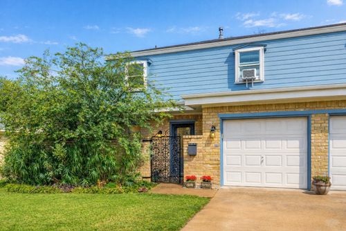 8331 Lullwater Dr, Dallas, TX, 75218-1149 | Card Image