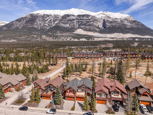 158 Hubman Landing, Home with 4 bedrooms, 3 bathrooms and 4 parking in Canmore AB | Image 42