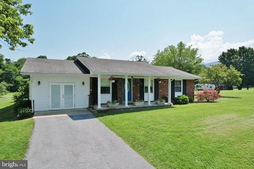 1057 Edinburg Gap Rd, EDINBURG, VA, 22824-3556 | Card Image