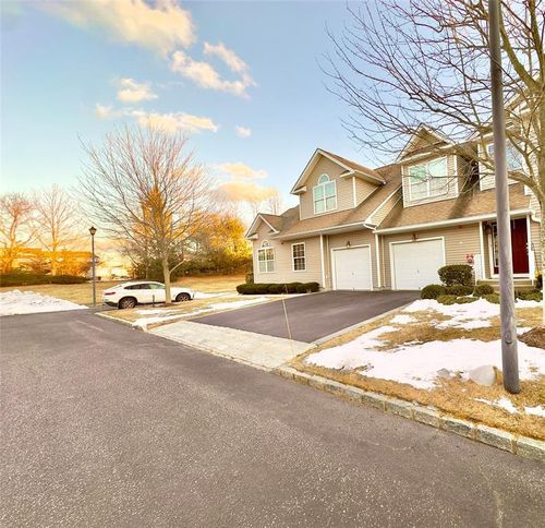 39-39 Avery Ln, Miller Place, NY, 11764-2408 | Card Image