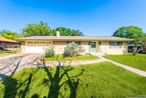 110 Forest Hill Ln, Kerrville, TX, 78028-9316 | Card Image