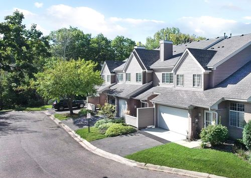 2703 Autumnwood Ln, Hopkins, MN, 55305-3488 | Card Image