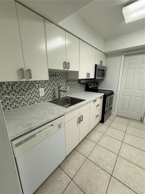 apt-205-9971 W Bay Harbor Dr, Bay Harbor Islands, FL, 33154-1577 | Card Image
