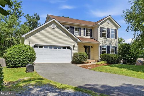 207 Stanley Dr, Winchester, VA, 22602-7337 | Card Image