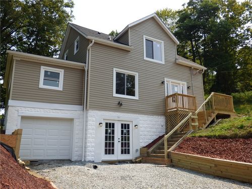 501 Massey Rd, Midway, PA, 15060-1135 | Card Image