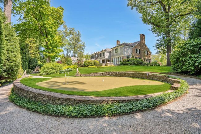 Golf putting green w. bunker | Image 25
