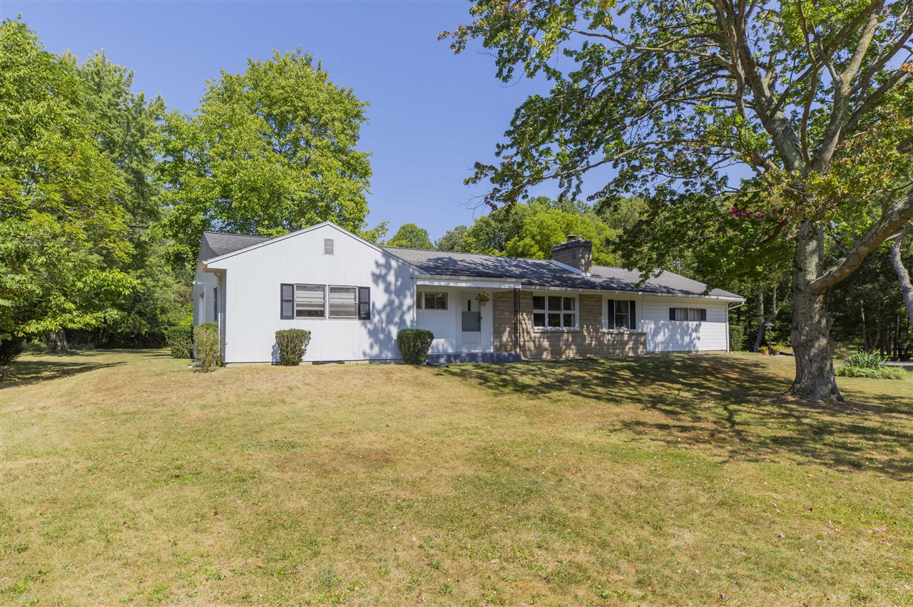 Lykins Ln, Niles, MI 49120