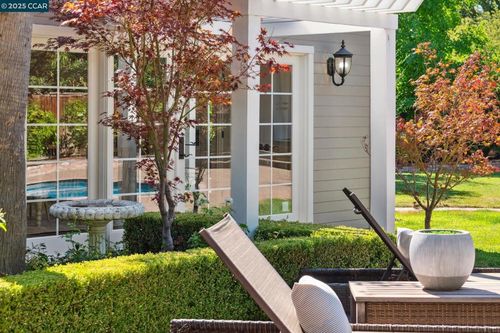 1912 Vicki Ln, Pleasant Hill, CA, 94523-4518 | Card Image
