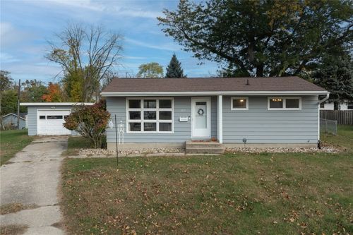 1117 Crestview Dr Se, Cedar Rapids, IA, 52403-3538 | Card Image
