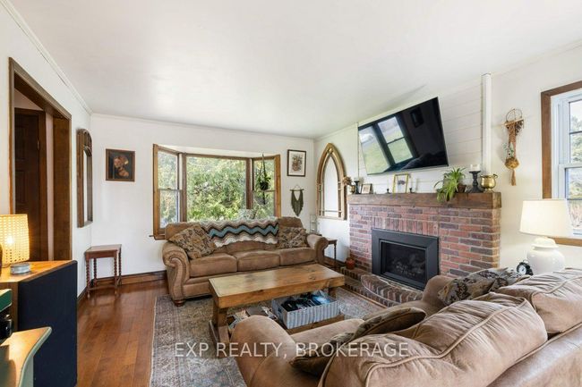 1038 Mccallum Lane, House other with 4 bedrooms, 3 bathrooms and 3 parking in Sydenham ON | Image 5