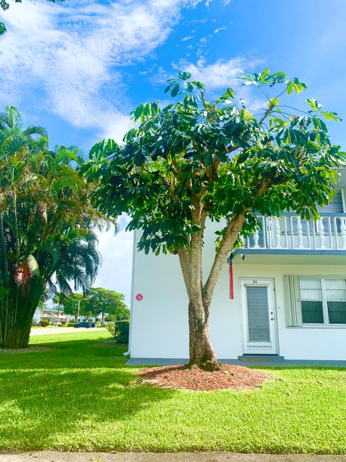 81 Kingswood E, West Palm Beach, FL, 33417-2229 | Card Image