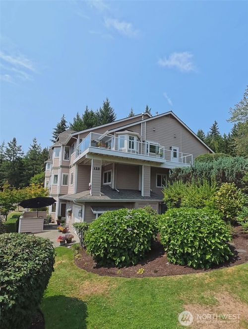 2617-22760 SE Se 43rd Ct, Issaquah, WA, 98029-5200 | Card Image