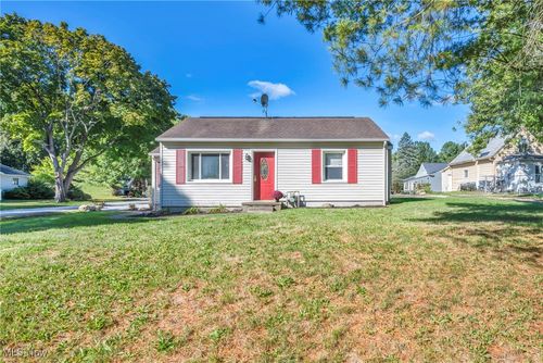 880 Utica Ave, Akron, OH, 44312-2458 | Card Image