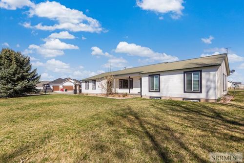 1987 47th St, Ammon, ID, 83401-6567 | Card Image