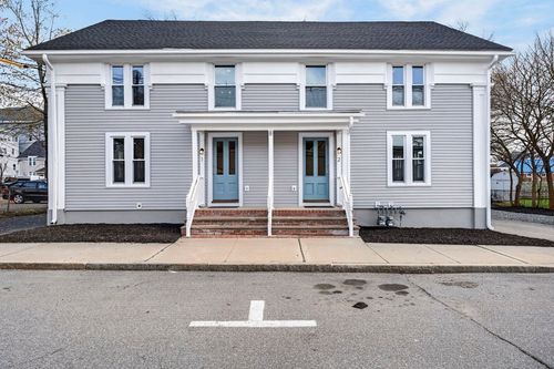 8 Hammatt St, Ipswich, MA, 01938 | Card Image