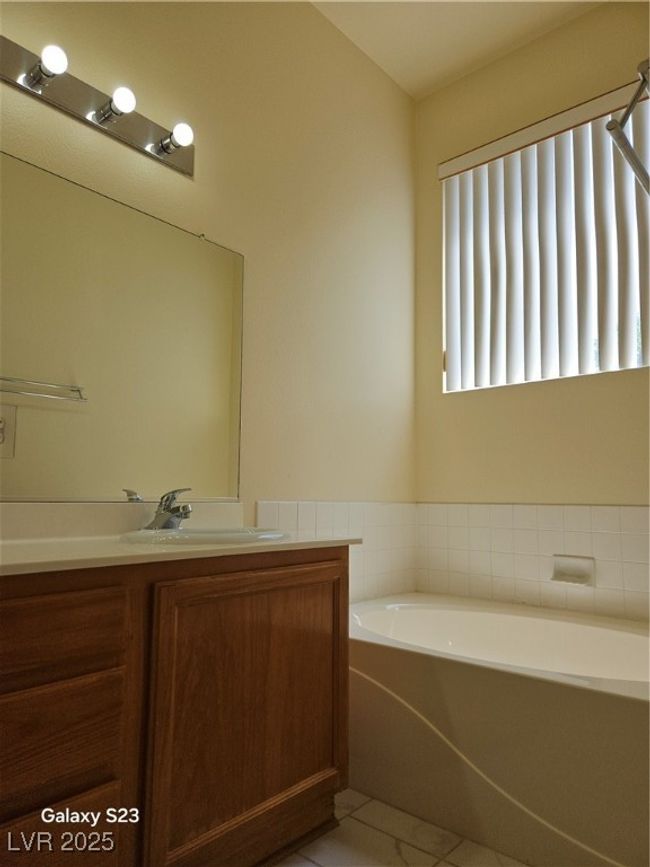 916 Autumn Royal Ln, House other with 3 bedrooms, 2 bathrooms and null parking in Las Vegas NV | Image 11
