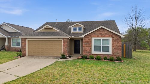 2013 Concord St, Broken Arrow, OK, 74012-9637 | Card Image