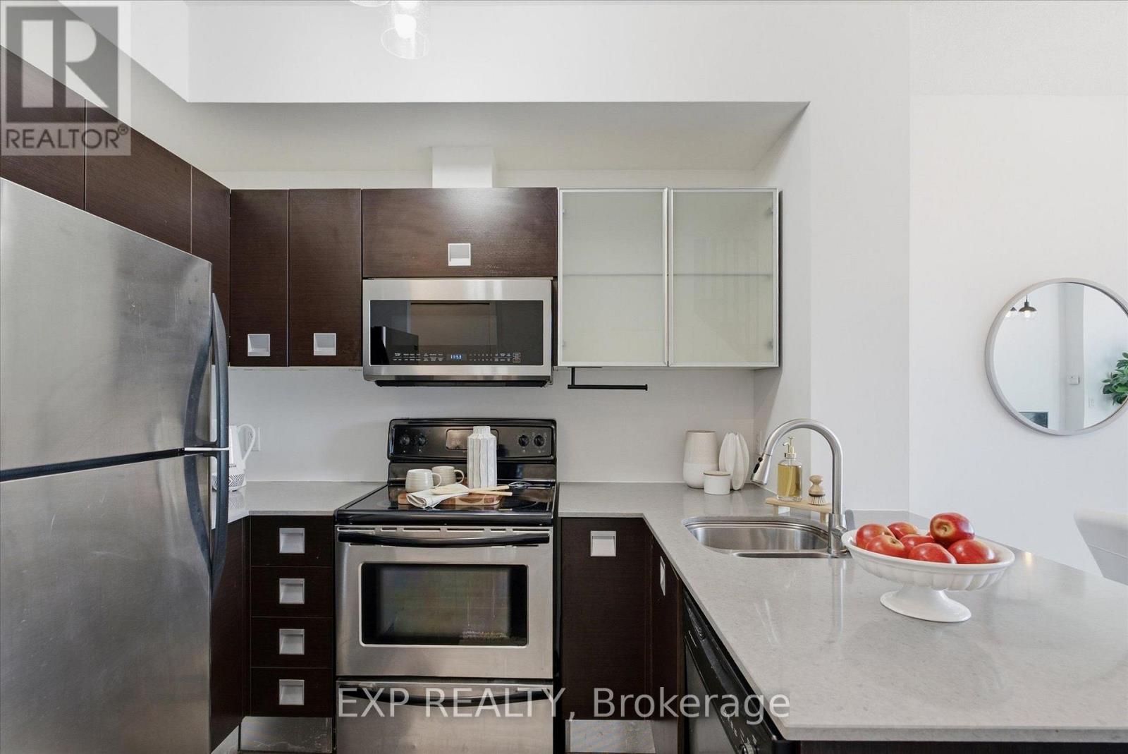 Residential in Toronto (Islington-City Centre West) 4