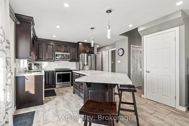 953 Greenock Brant Line, House other with 3 bedrooms, 3 bathrooms and 6 parking in Cargill ON | Image 16