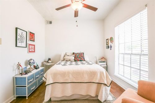 apt-202-912 W 22nd St, Austin, TX, 78705-5430 | Card Image