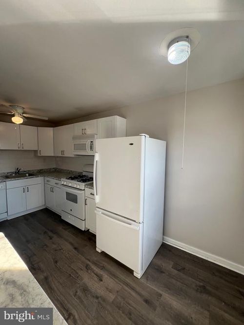 952 Grant Rd, FOLCROFT, PA, 19032-1722 | Card Image