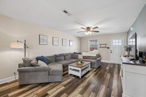 2041 Jackie Lorraine Dr, Clarksville, TN, 37042-9585 | Card Image