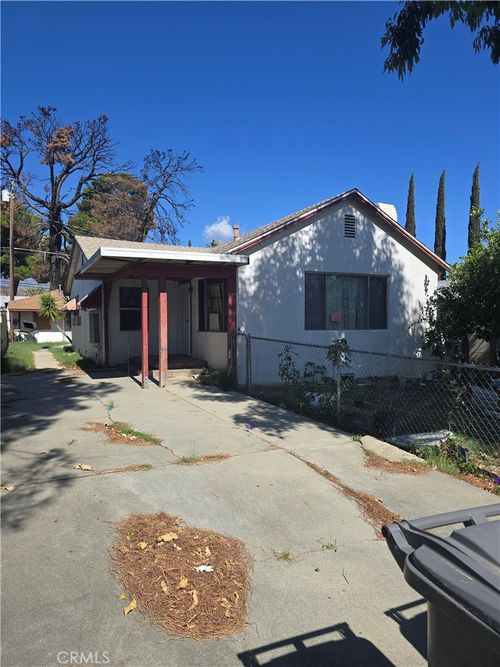 1117 W Hays St, Banning, CA, 92220-4407 | Card Image