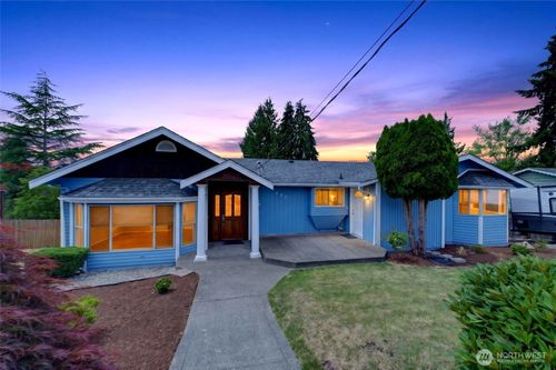 405 14th Ave, Milton, WA, 98354-9529 | Card Image