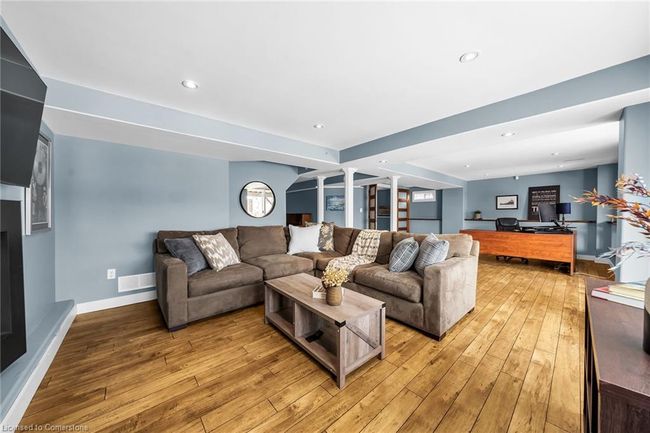 11 Sundial Cres, House other with 5 bedrooms, 3 bathrooms and 6 parking in Dundas ON | Image 39