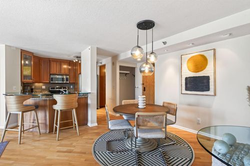 1023-401 S 1st St, Minneapolis, MN, 55401-2567 | Card Image