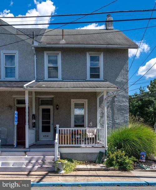 454 Seminary St, PENNSBURG, PA, 18073-1826 | Card Image