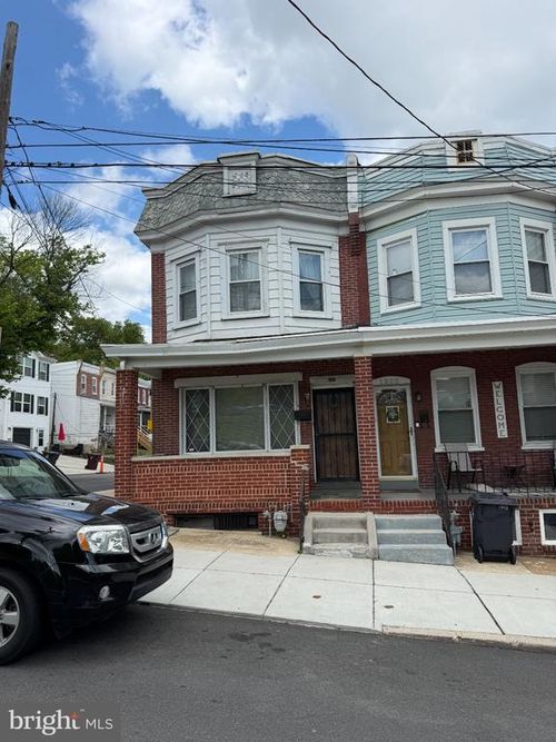 1327 Oak St, WILMINGTON, DE, 19805-4340 | Card Image